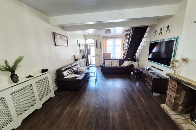 46, Argyle Road, LONDON photo 4