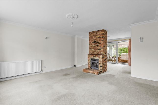 4, Grange Road, Hazlemere photo 5
