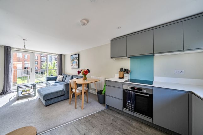 Flat 4, 3, Newark Street, Berkshire photo 4