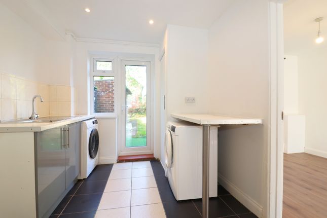 Tolworth Rise North, Surbiton photo 4