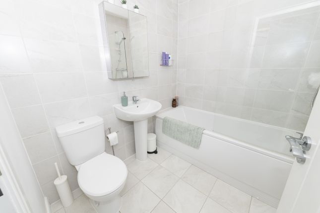 End terrace house for sale in Holly Grove, Thorpe Willoughby, Selby, North Yorkshire