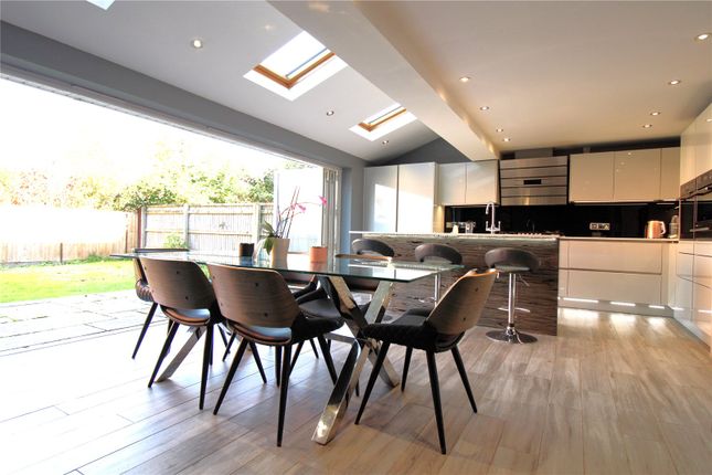 9, Upton Close, Swindon photo 3