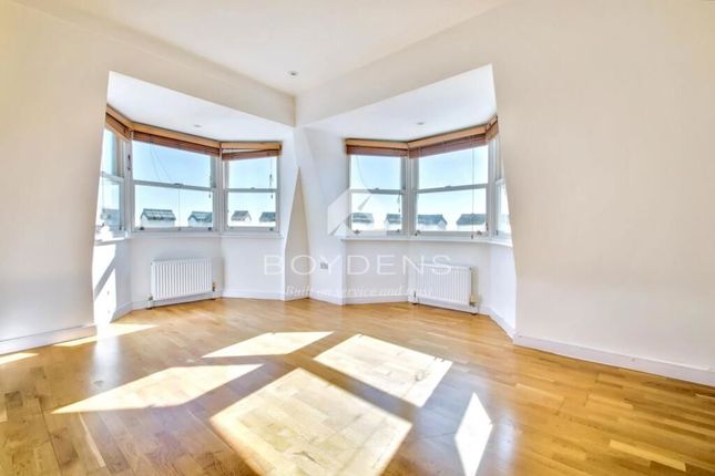Flat 7 - 16, Marine Parade West, Clacton-on-Sea photo 2
