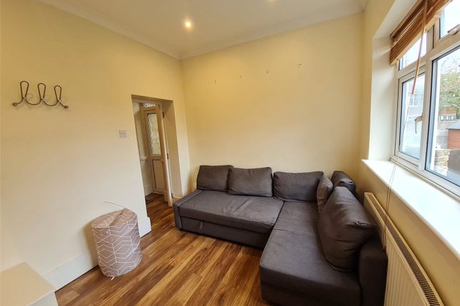 Basement Flat, 26, Hanger Lane, London photo 2
