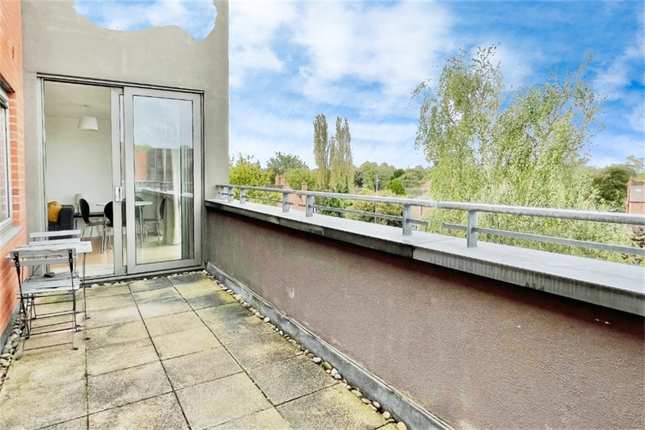 Flat for sale in 16 Cossons House, Beeston