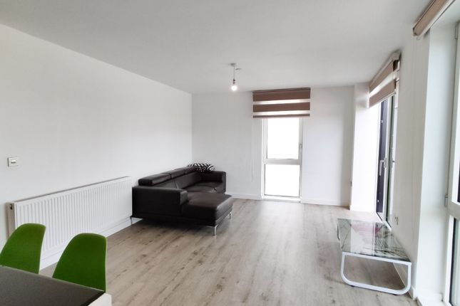 Thumbnail Flat to rent in Lockside Lane, Salford