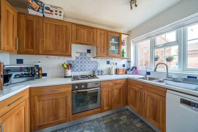 3, Fairfield Close, Harpenden photo 4