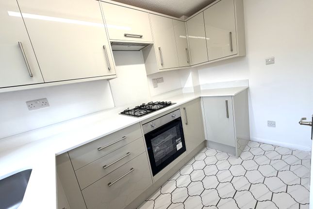 Spruce Drive, Bicester photo 3