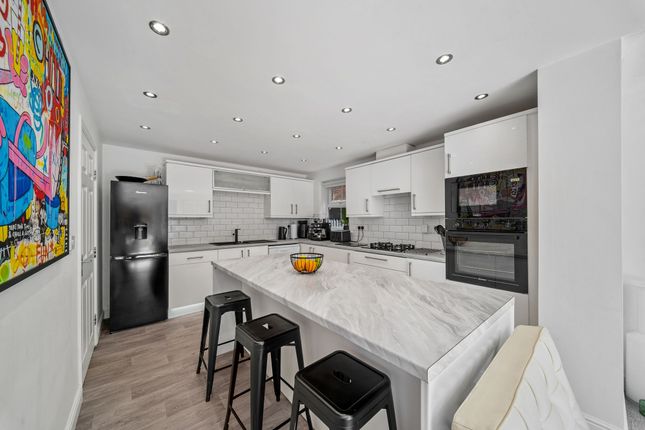 5 Applewood Grove, Liverpool photo 4