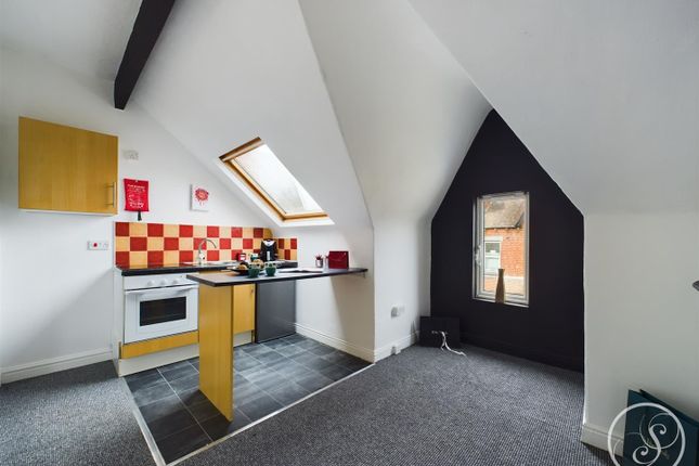 Thumbnail Terraced house for sale in Hillcrest View, Leeds