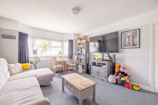 91, Furnival Avenue, Slough photo 4