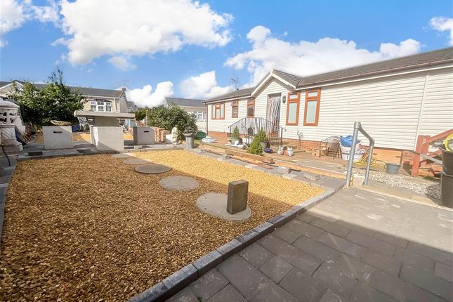 3-bed caravan on Palm Court Battlesbridge, Wickford, £240,000