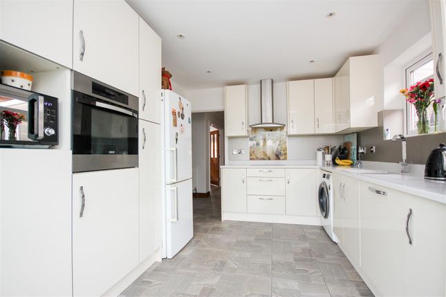 15 Brickhill Road, Brickhill Road, Wellingborough photo 3