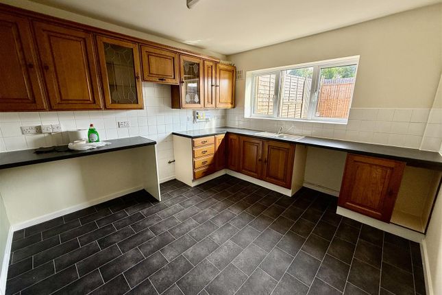 9, Swanson Avenue, Sutton In Ashfield photo 4