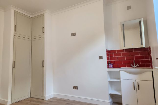 Thumbnail Room to rent in Oxford Road, London