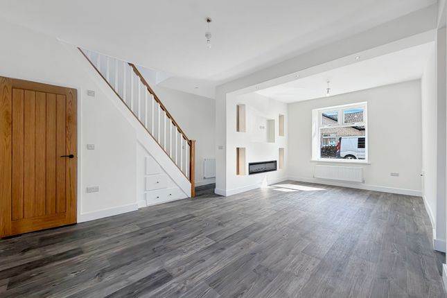 6 Station Road, Blackwood photo 3