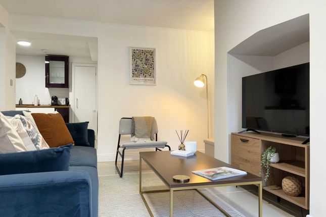 1-bed flat on 113b, Walton Street, Oxford, £3,250/mo