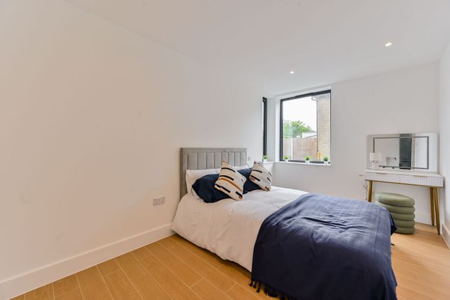 Durnsford Court, Merton photo 3