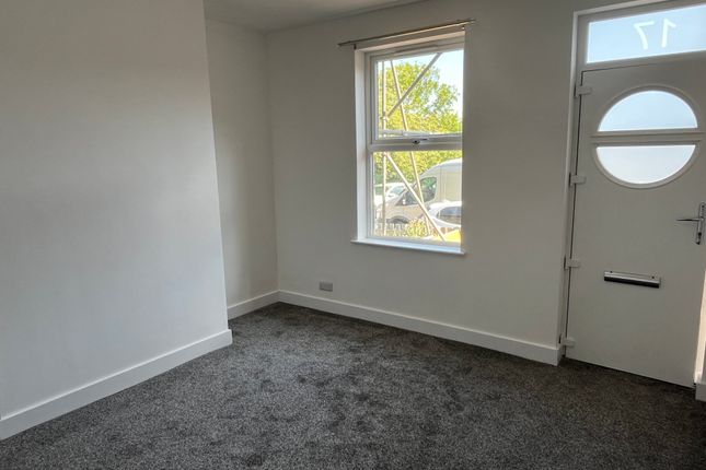 17, Barnsley photo 3