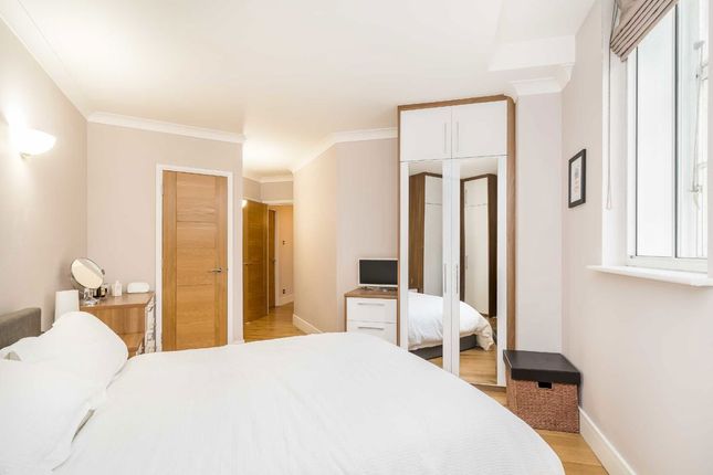 Flat 91, South Block, London photo 4