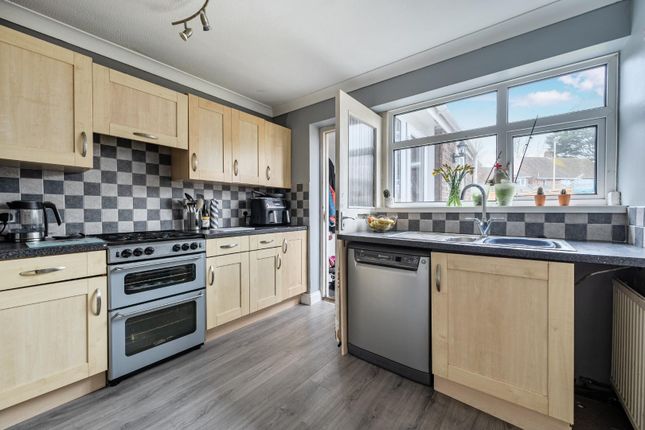 1, Field Way, Waterlooville photo 4