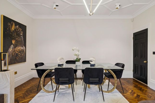 118, Oakwood Court, London photo 4