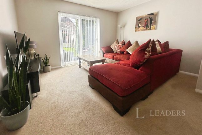 29, Thresher Close, Hertfordshire photo 2
