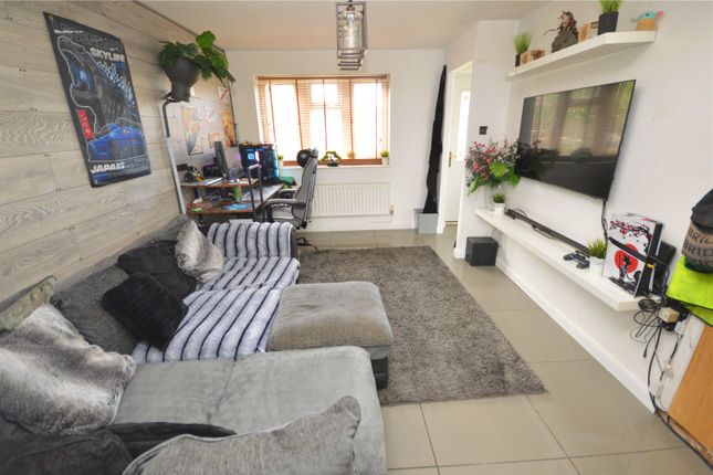 62, Longbrooke, Dunstable photo 2