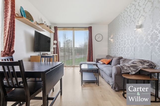 9, Harbard Close, Barking photo 2