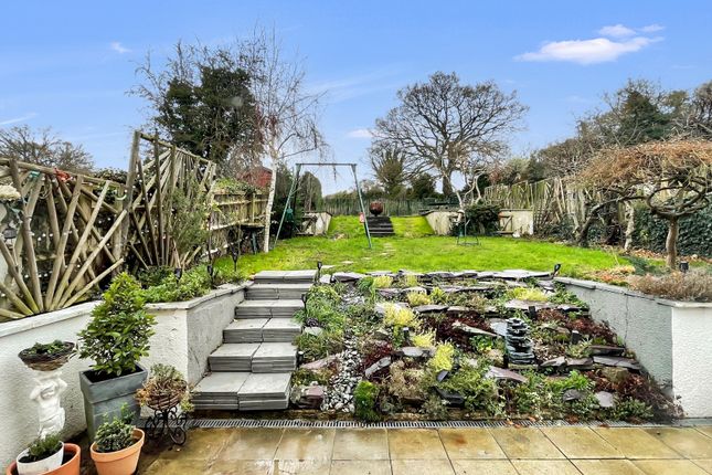 12 Woodland Close, Marlow photo 2