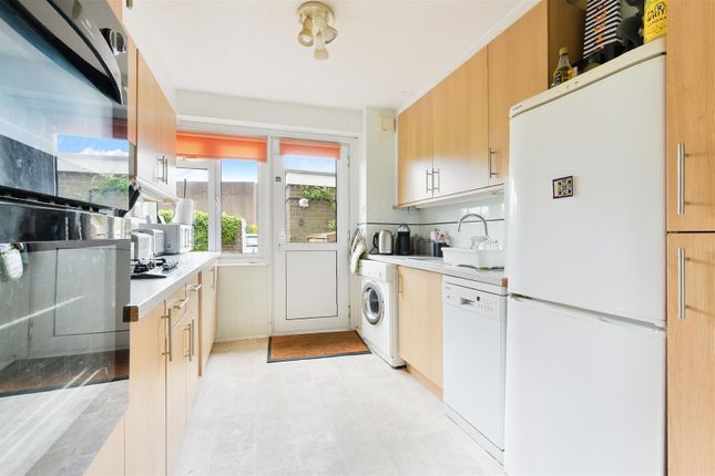 40, The Tracery, Banstead photo 4