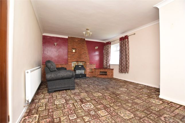 54, Forsythia Avenue, Wakefield photo 3