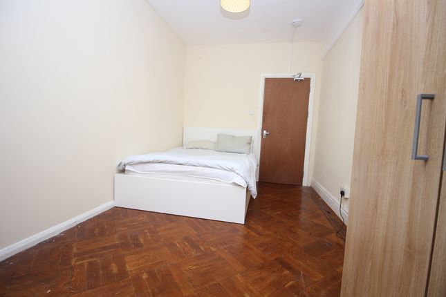 Thumbnail Room to rent in Brondesbury Park, London