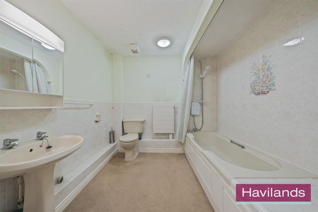 Property for sale in Newsholme Drive, London