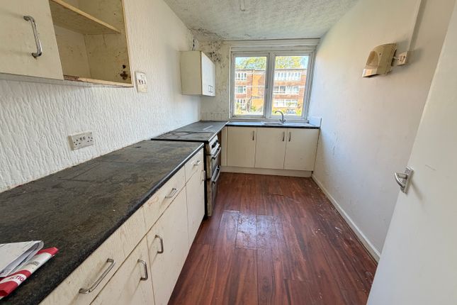 122, Limehurst Avenue, Wolverhampton photo 3