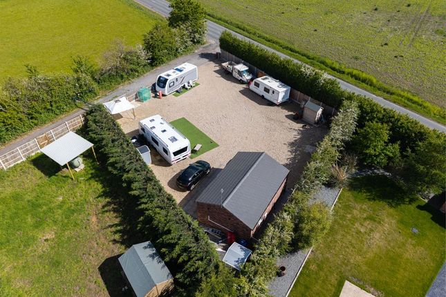 Studio house on Mayfield, Butterwick Road, Scunthorpe, £175,000