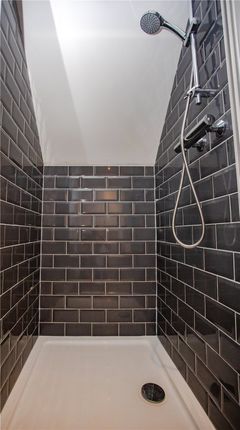 Room 6, 6, Bowens Hill Road, Gloucestershire photo 3