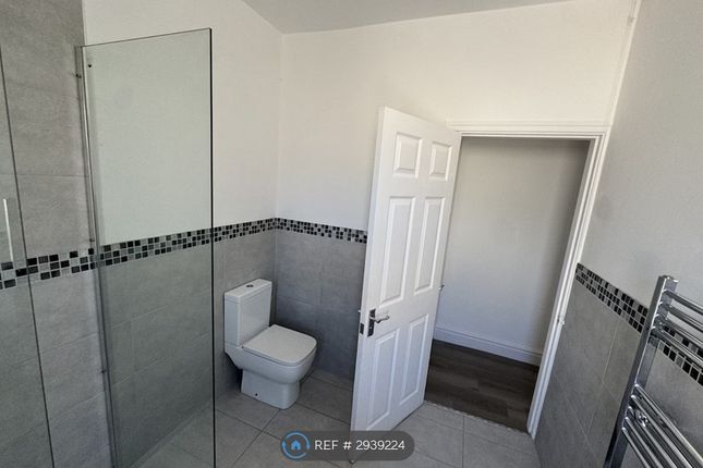 Flat, Beach Road, Thornton-Cleveleys photo 4