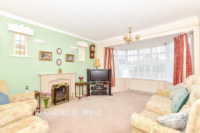 67, Milton Avenue, Rustington photo 3