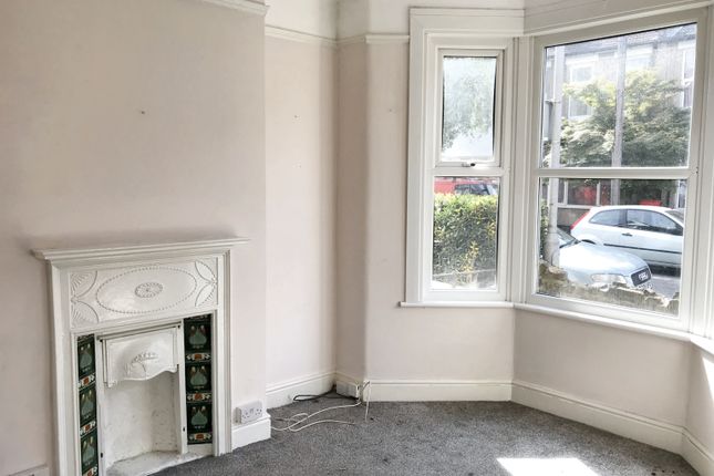 Thumbnail Terraced house for sale in North Avenue, Southend-On-Sea