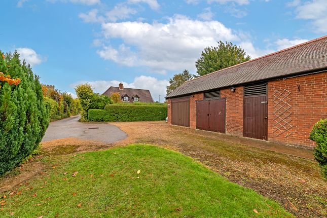 Eyeworth House, 3, Lime Tree Drive, Dunton photo 3