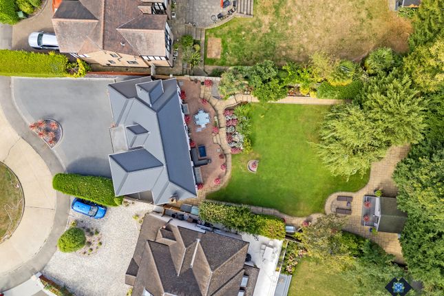 4 Hillwood Close, Hutton, Brentwood photo 2