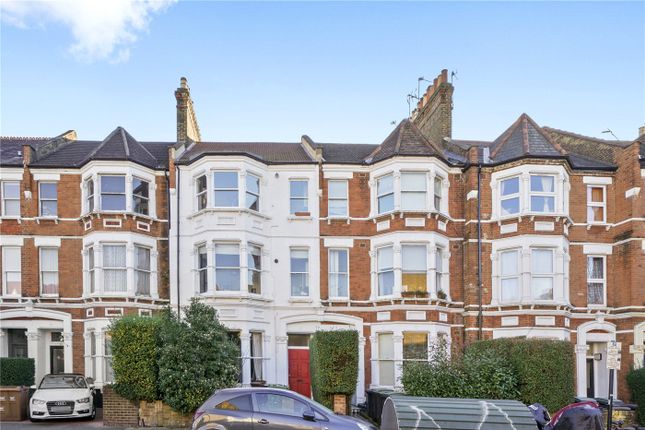 Flat for sale in Stapleton Hall Road, London