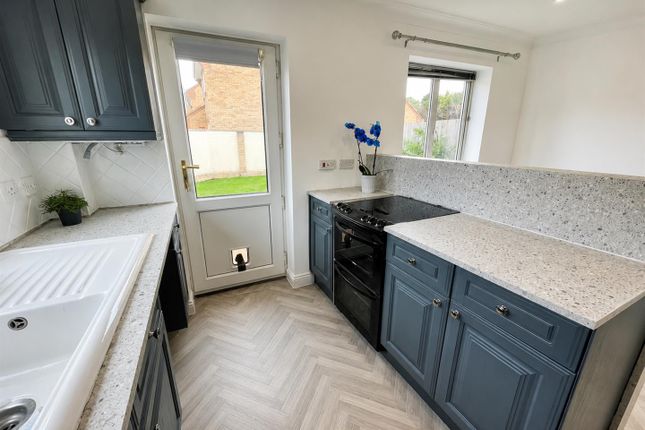 65, Hoylake Drive, Farcet, Peterborough photo 2