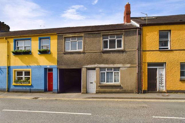 Terraced house to rent in Water Street, Carmarthen