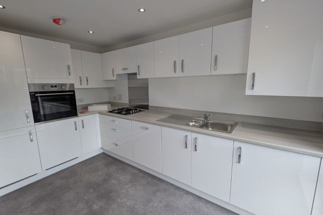 27, Grenadier Drive, Kent photo 2