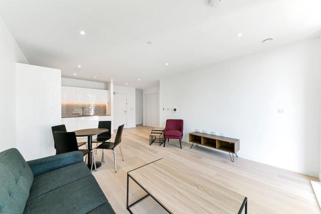 23 Carrick House 25, Royal Crest Avenue, London photo 4