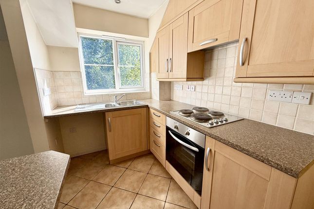 18 Kingfisher Close, High Street, Norwich photo 2