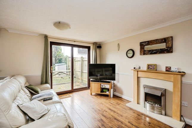7, Cranfield Court, Swansea photo 3
