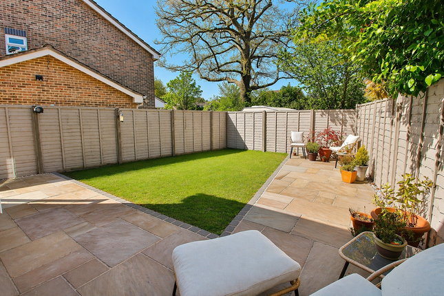 9, The Meadow, Waterlooville photo 2